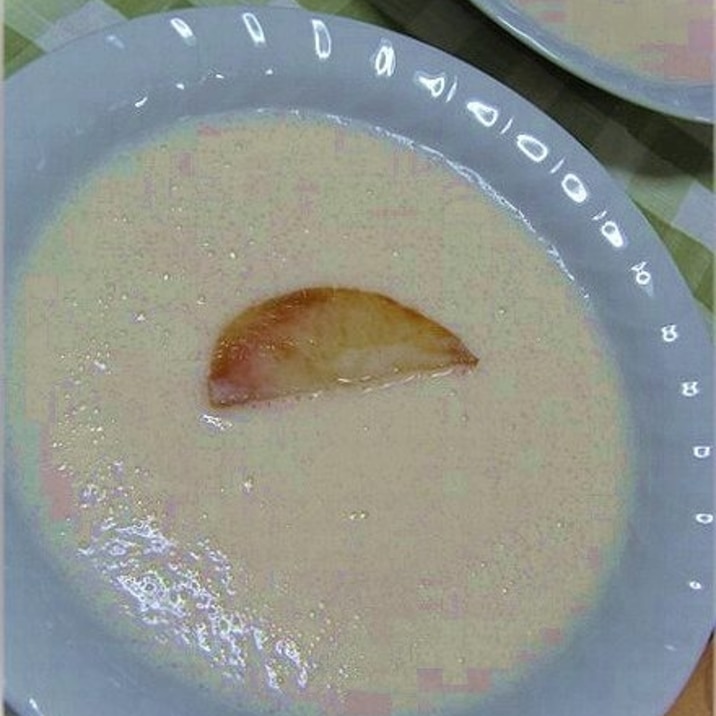果汁たっぷり!ヒンヤリ冷たい桃のスープ